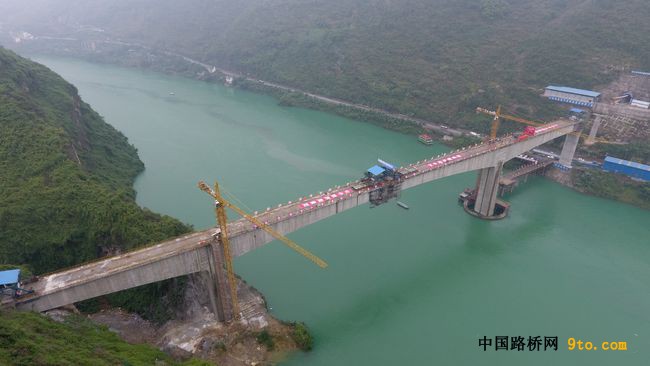 大跨徑剛構(gòu)橋合龍段施工技術(shù)研究